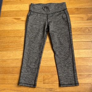Old Navy girls size 10/12 Go-Dry capri leggings